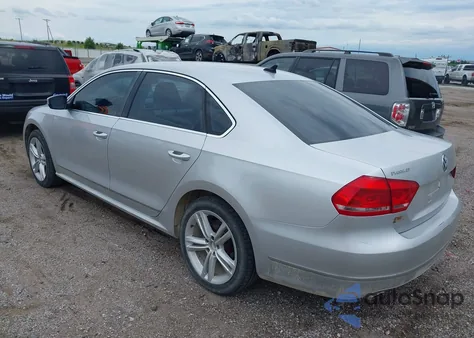 2013 Volkswagen Passat 2.0L Tdi Se из США, поврежденный, VIN 1VWBN7A30DC056730